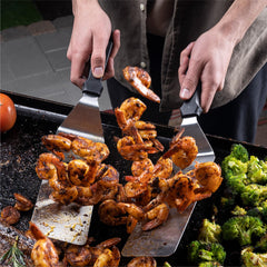 BLACKSTONE spatula and tongs from the 22-piece kit