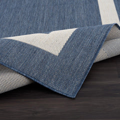 CAMILSON Outdoor Rug in garden environment