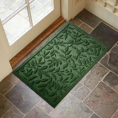 Close-up of the textured surface of the VivaNest Green Leaves Doormat