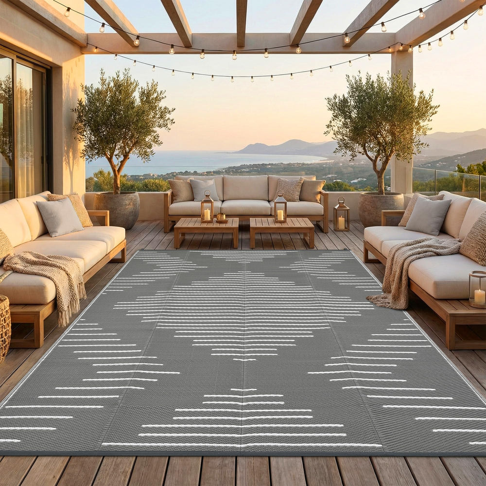 Garvee 9x12 Waterproof Outdoor Rug in grey and white