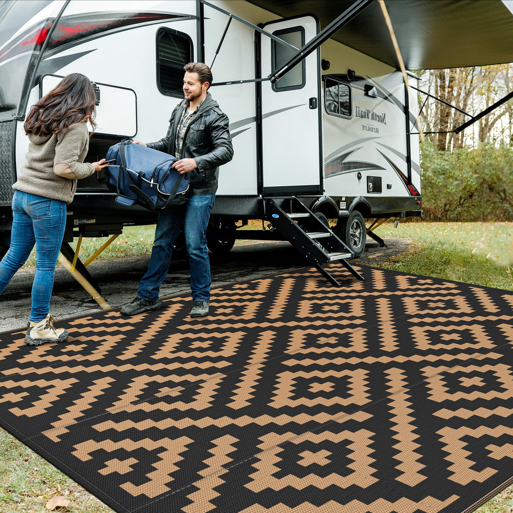 GENIMO Outdoor Rug 10'x10' black and brown geometric pattern front view