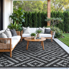 GENIMO Outdoor Rug 5'x8' in a patio setting