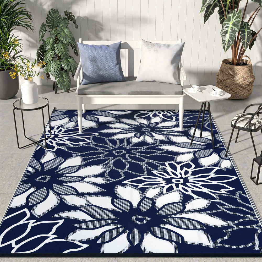 GENIMO Outdoor Rug, 6'x9' Sapphire White palm leaf design front view