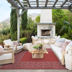 GENIMO Outdoor Rug featuring geometric design