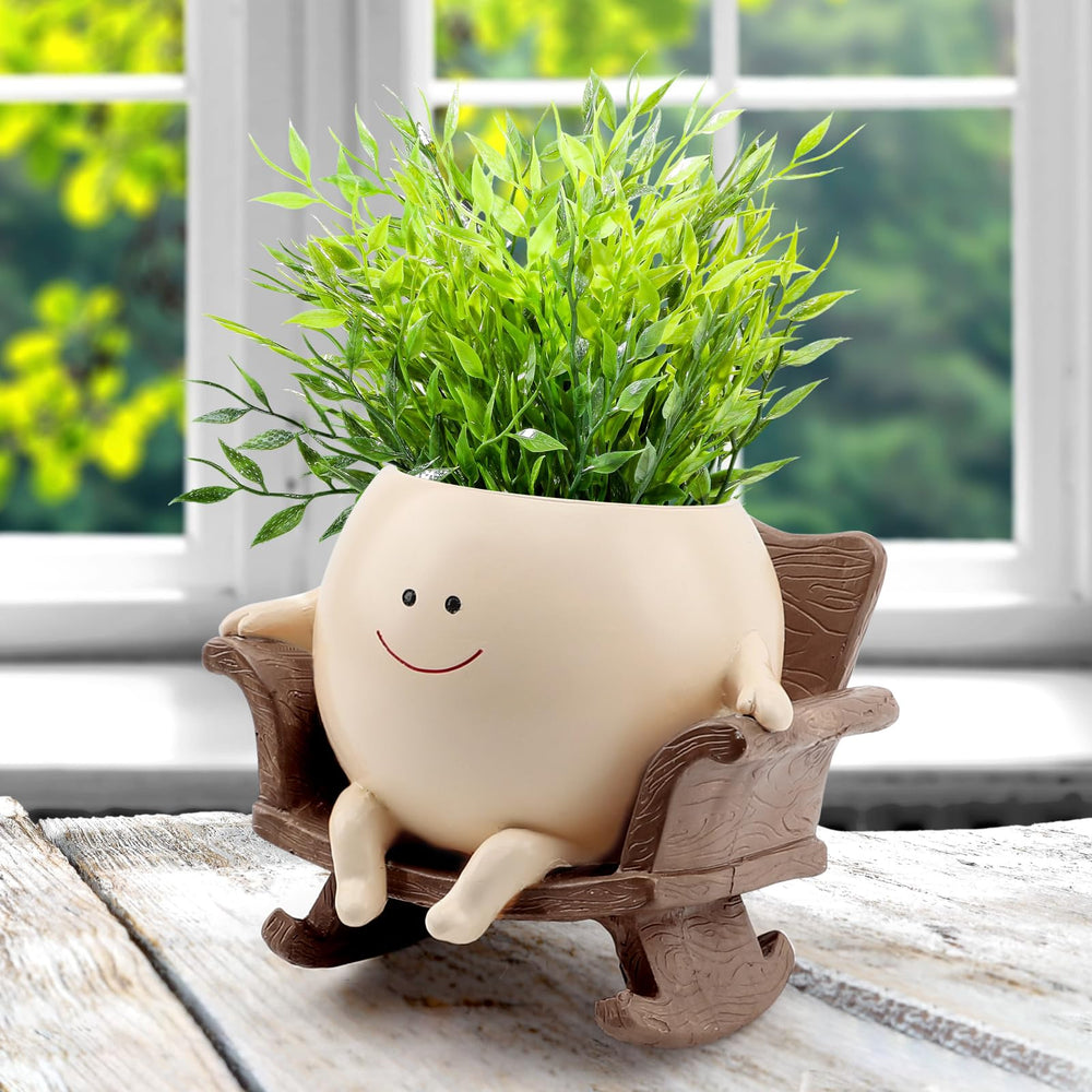 KIUGCO Smily Face Planter Pot front view with smiling expression