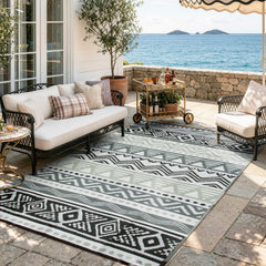 Lahome Outdoor Rug 5x8ft in black and grey, front view