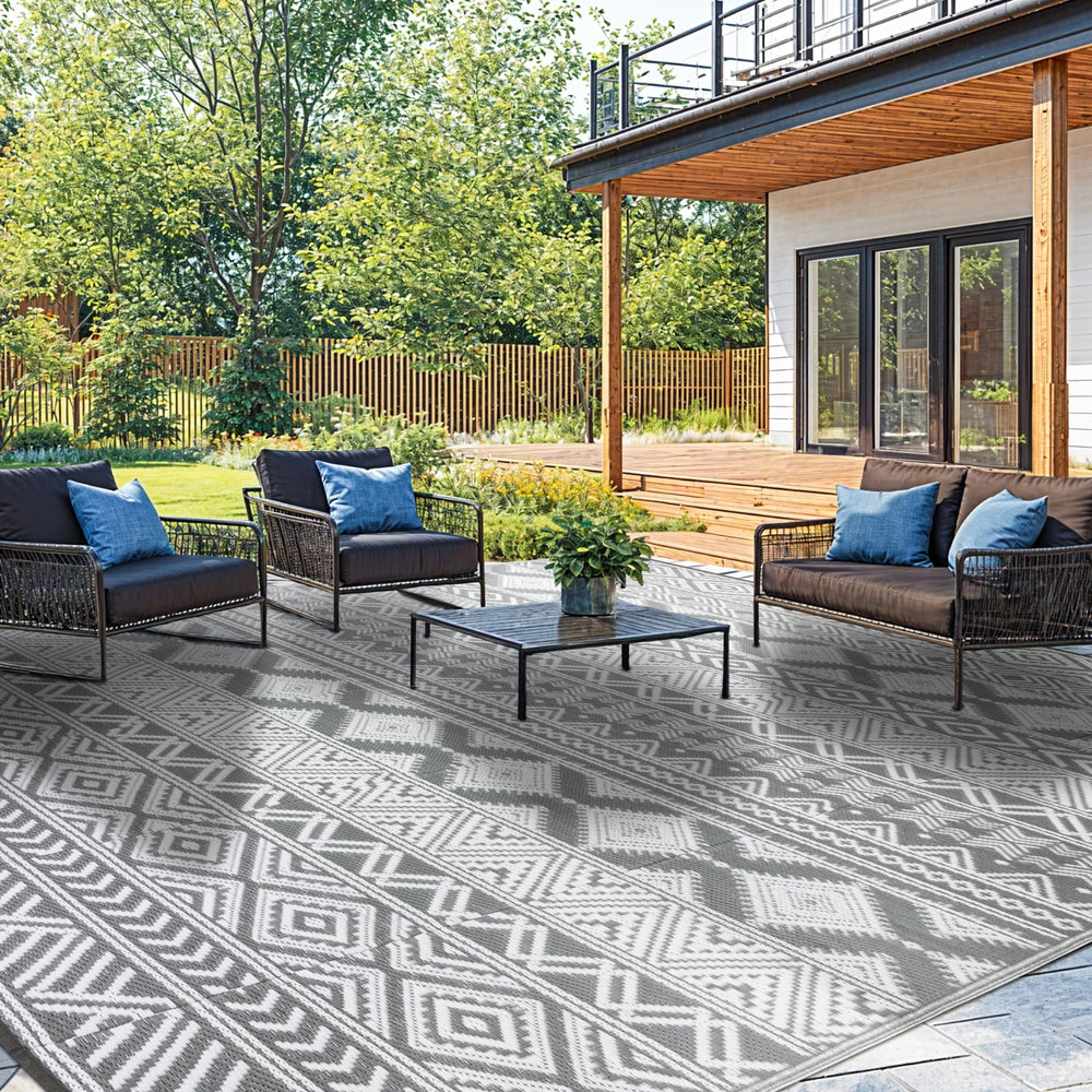 LIANLAM Waterproof Outdoor Rug 8x10 ft in gray and white