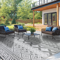 LIANLAM Waterproof Outdoor Rug 8x10 ft in gray and white