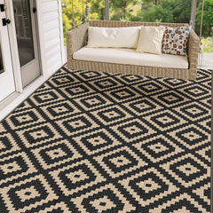 Mattitude 5'x8' waterproof outdoor rug black and beige front view