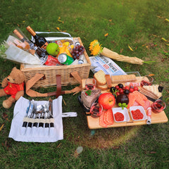 Mini folding wine picnic table included in the set