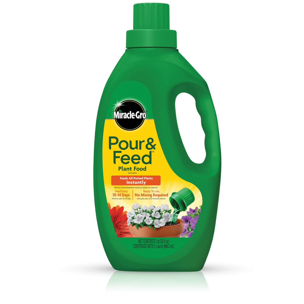 Miracle-Gro Pour & Feed Plant Food 32 fl oz front view