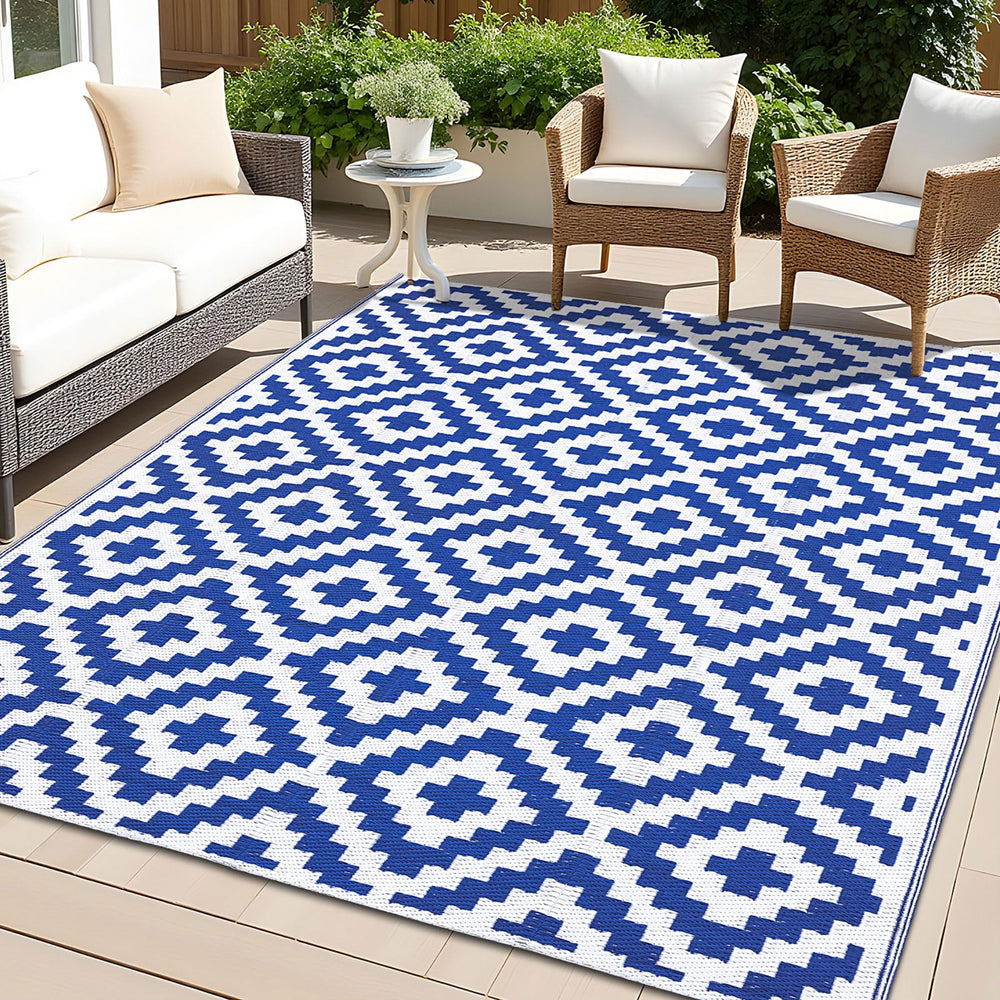 OLANLY Outdoor Rug 5x8 ft blue and white geometric pattern front view