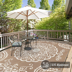 Pauwer Outdoor Rug in use at a picnic setting