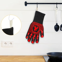 QUWIN BBQ Gloves red in kitchen setting