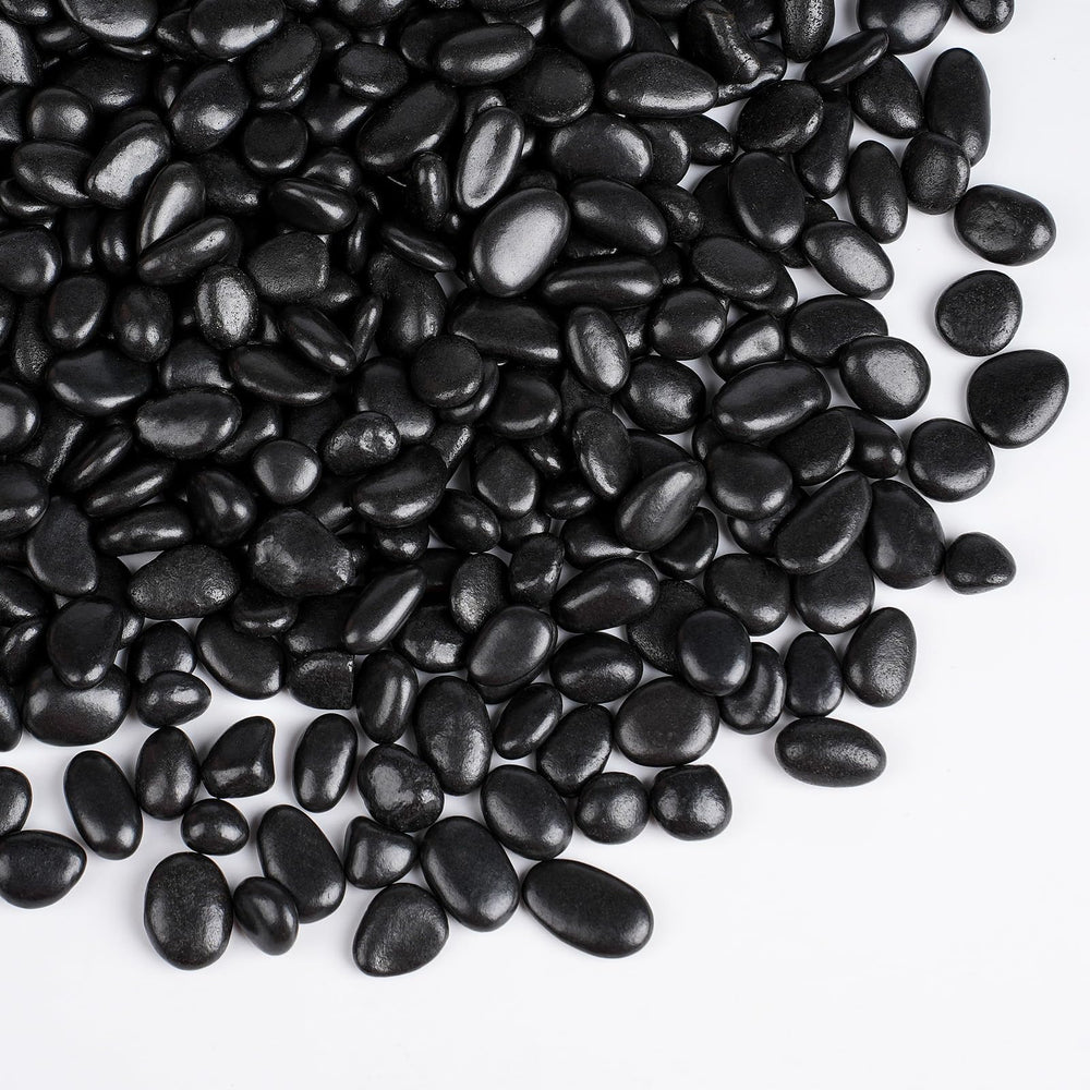 Rahato Black Pebbles 3/8 inch, front view of the stones