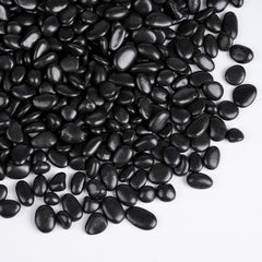Rahato Black Pebbles 3/8 inch, front view of the stones