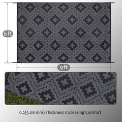 Reversible design of SAND MINE Outdoor Rug showing geometric pattern