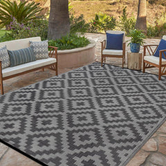 SAND MINE 6x9 ft Waterproof Outdoor Rug black grey lattice front view