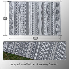 SAND MINE Reversible Mat 6' x 9' grey and white with outdoor furniture
