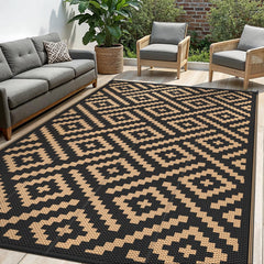 sarben Outdoor Rug 5'x8' black and brown geometric pattern