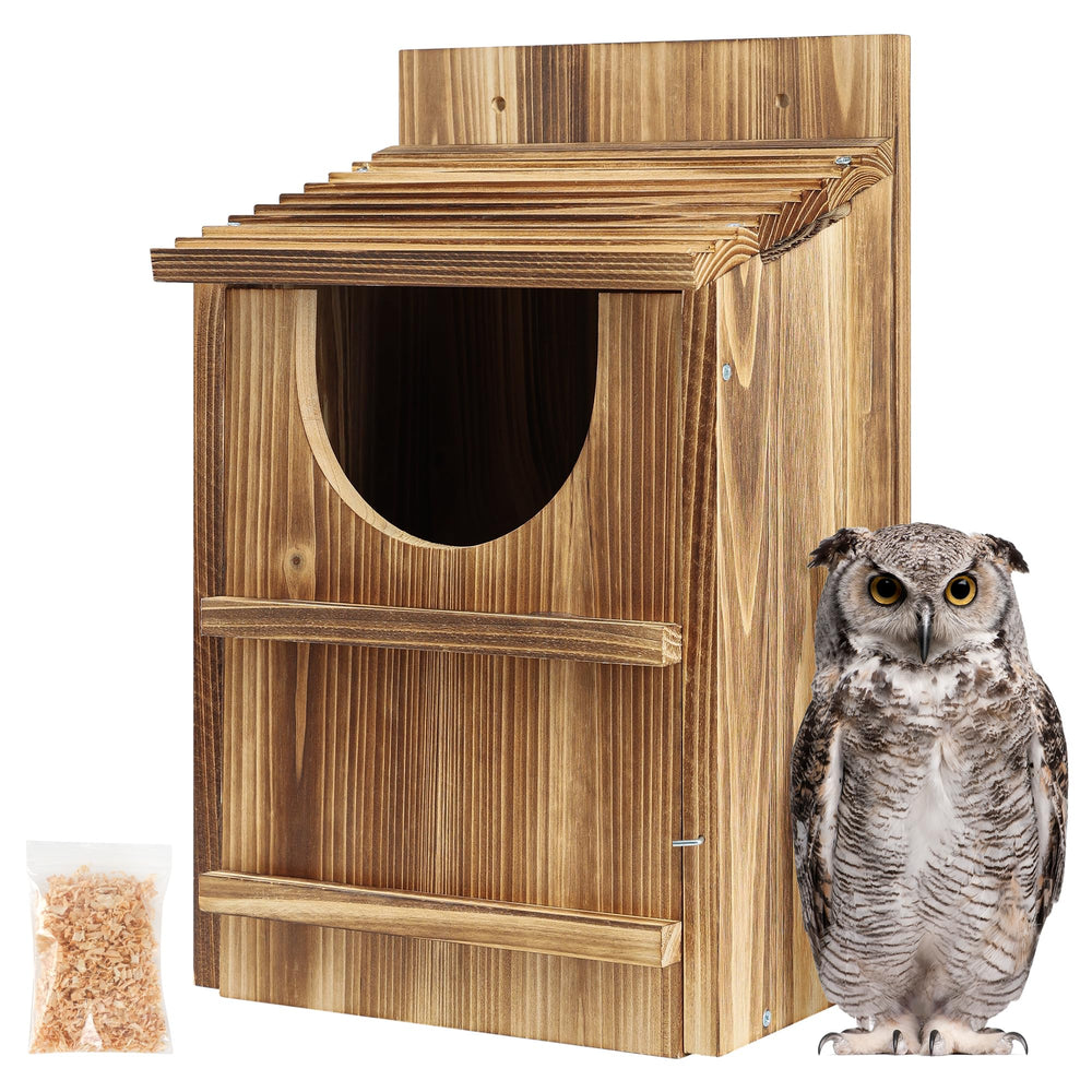 UUMENHA Cedar Owl House front view with entrance hole