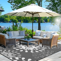Wallona Outdoor Rug 8x10 ft Flower Grey & White front view