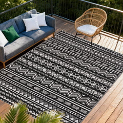 WILDROOTS Black and White Vertical Stripe Outdoor Rug 8x10 ft front view