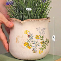 Xiaan Jiaju ceramic flower vase with indoor plants on a table