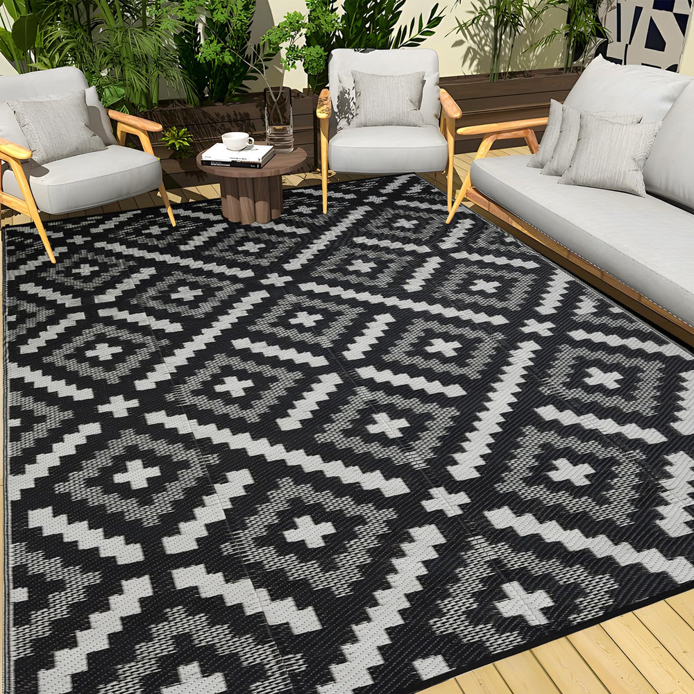 YONILE Outdoor Rug 5x8 ft in black and white cross pattern