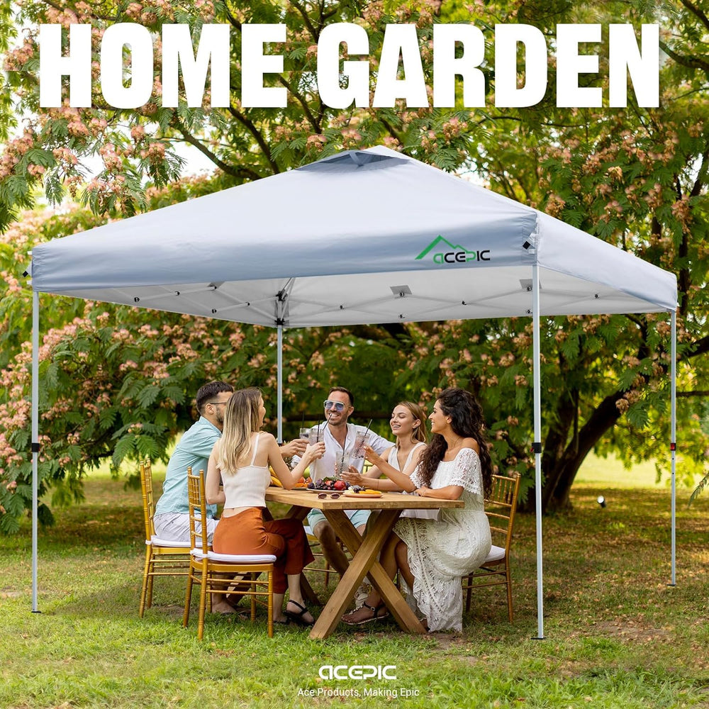 Acepic canopy top used at an outdoor picnic event