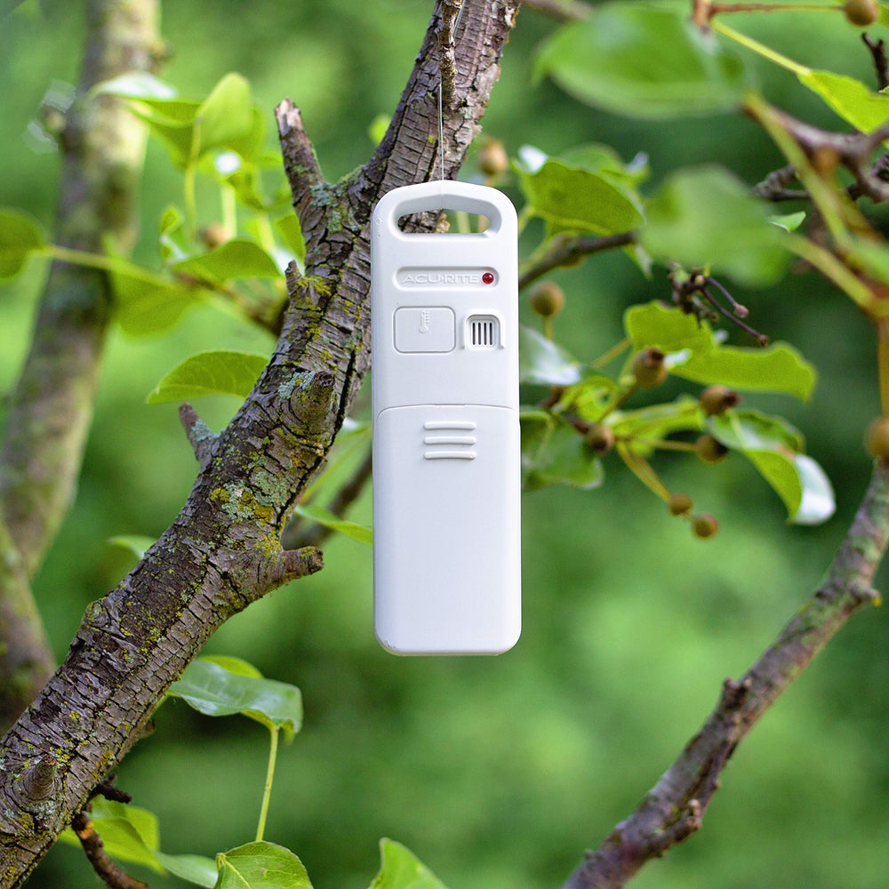 AcuRite weather station setup with integrated hanger