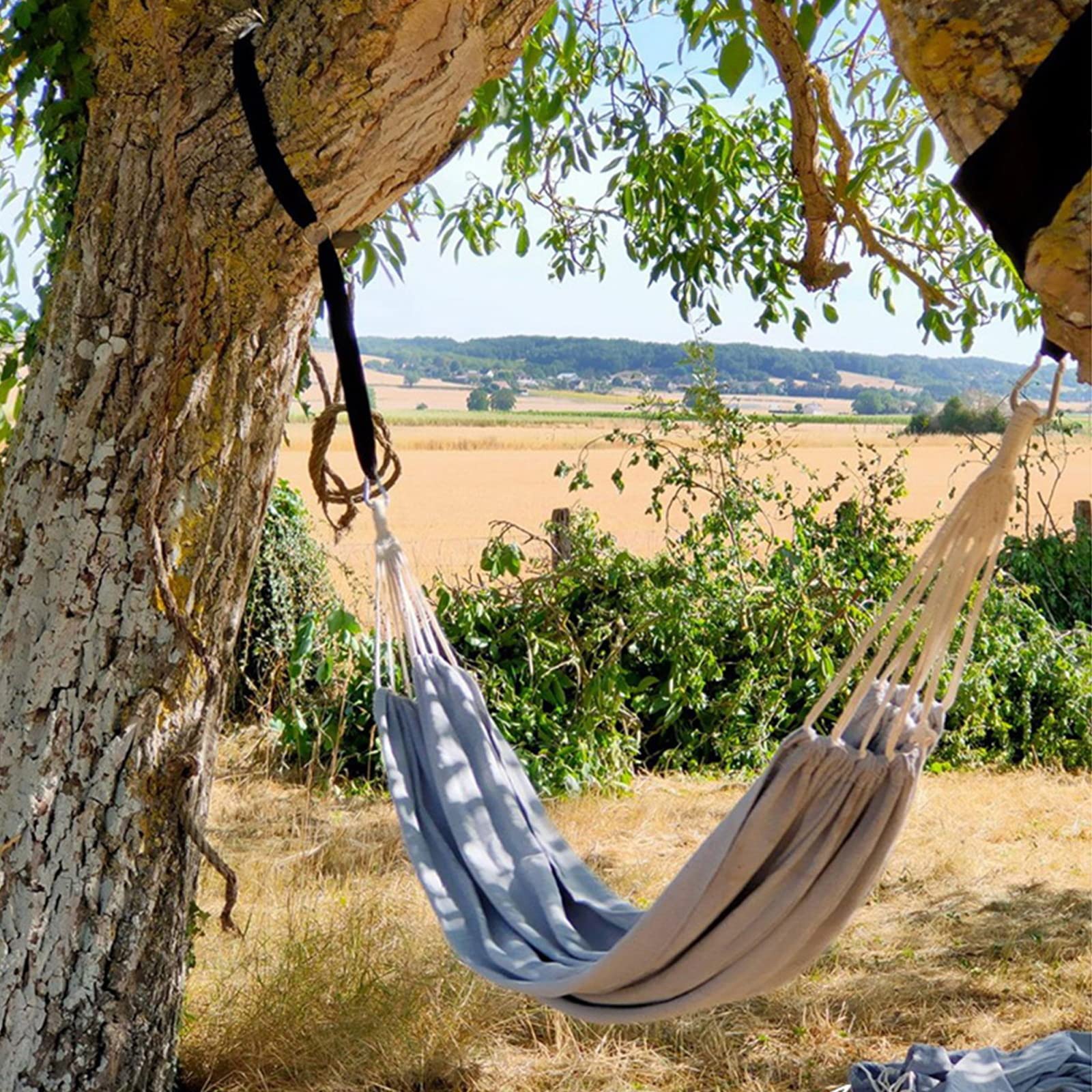 ANYOO Hammock with tree-friendly straps