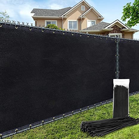 AofeiGa Privacy Screen in use during outdoor gathering