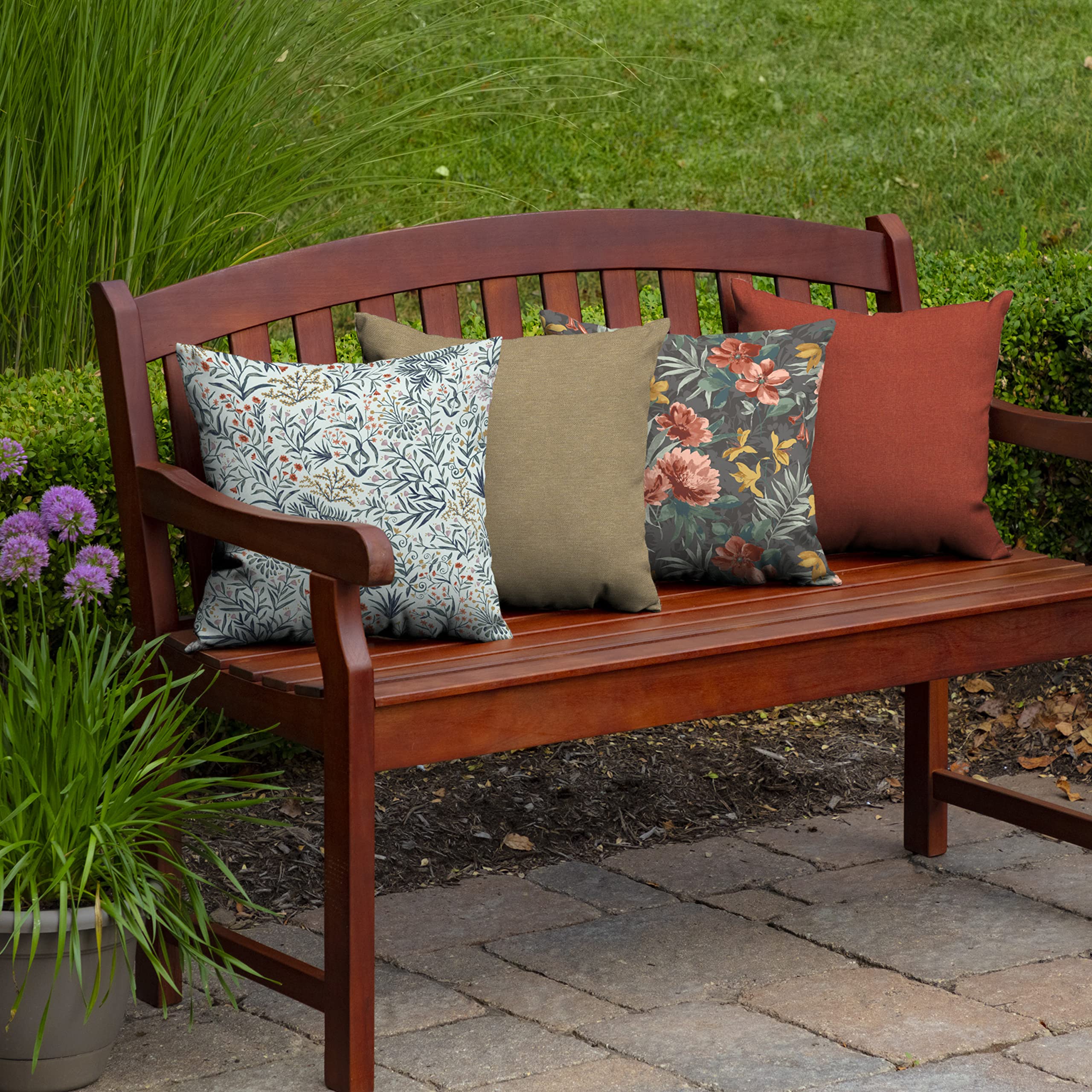 Arden Outdoor Toss Pillow 2-Pack close-up of fabric