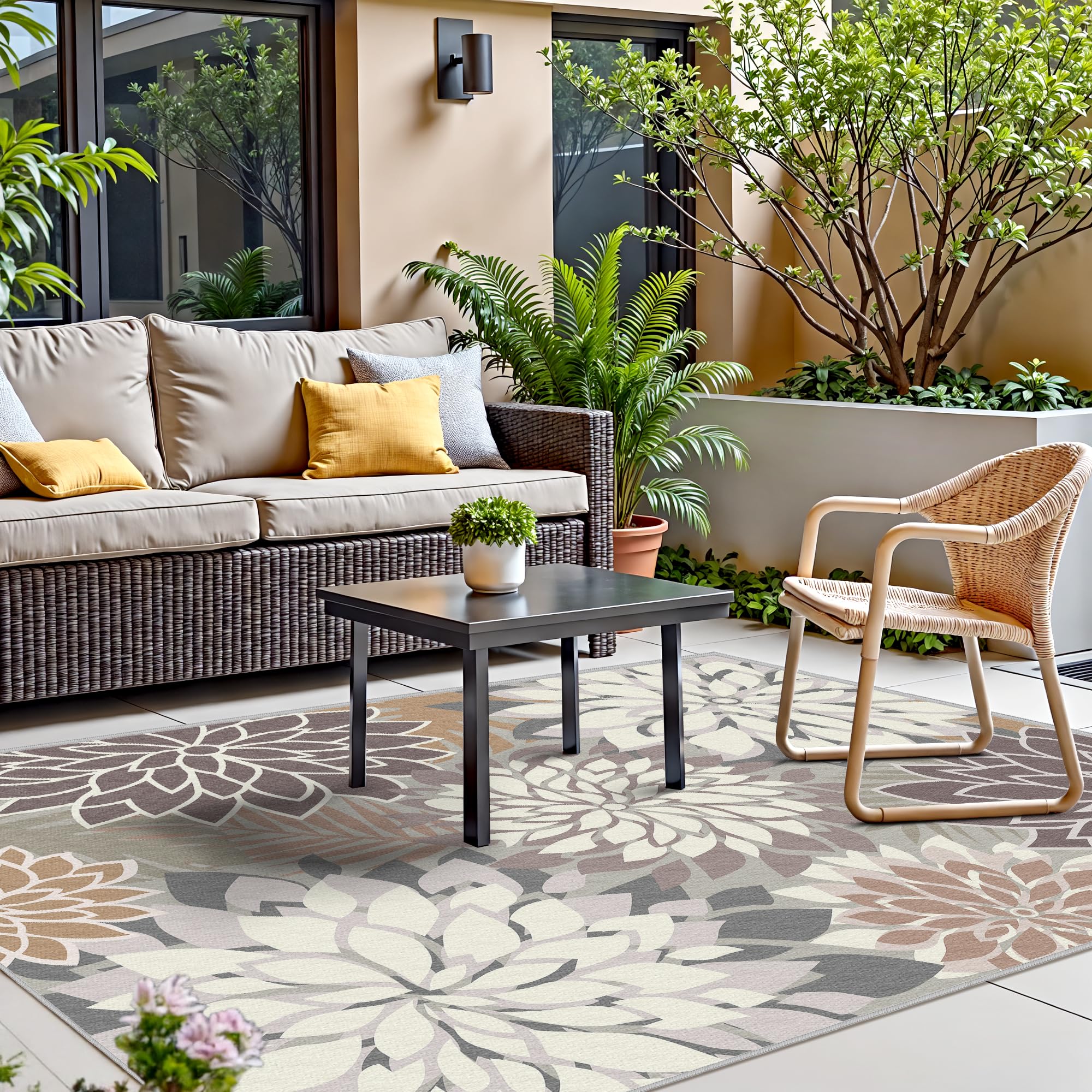 Arenarug Outdoor Rug 5x8 in a garden setting