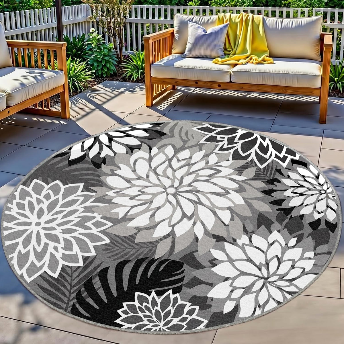 Arenarug Outdoor Rug 6' Round black floral pattern front view