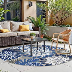 Arenarug Outdoor Rug on a patio setting