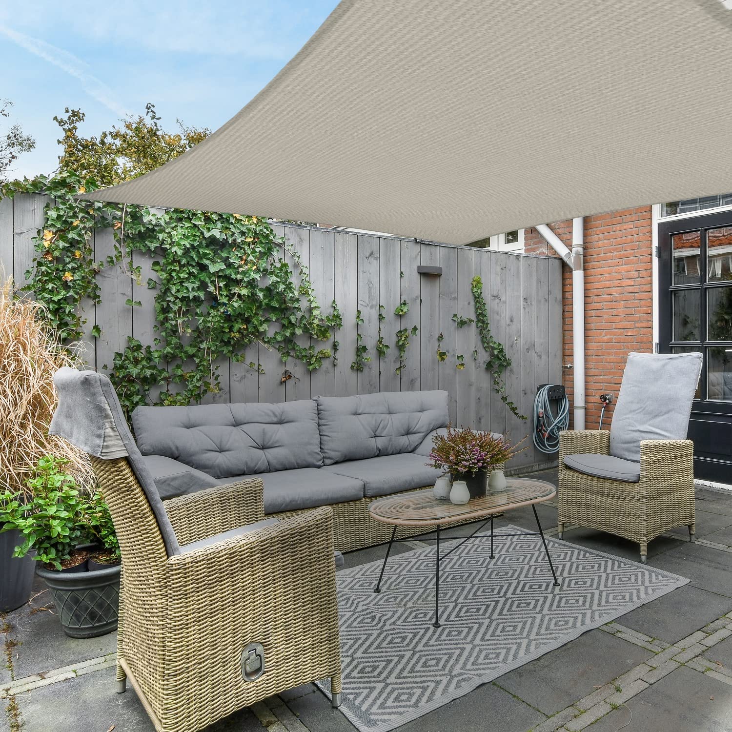 AsterOutdoor Sun Shade Sail with instructions and ropes