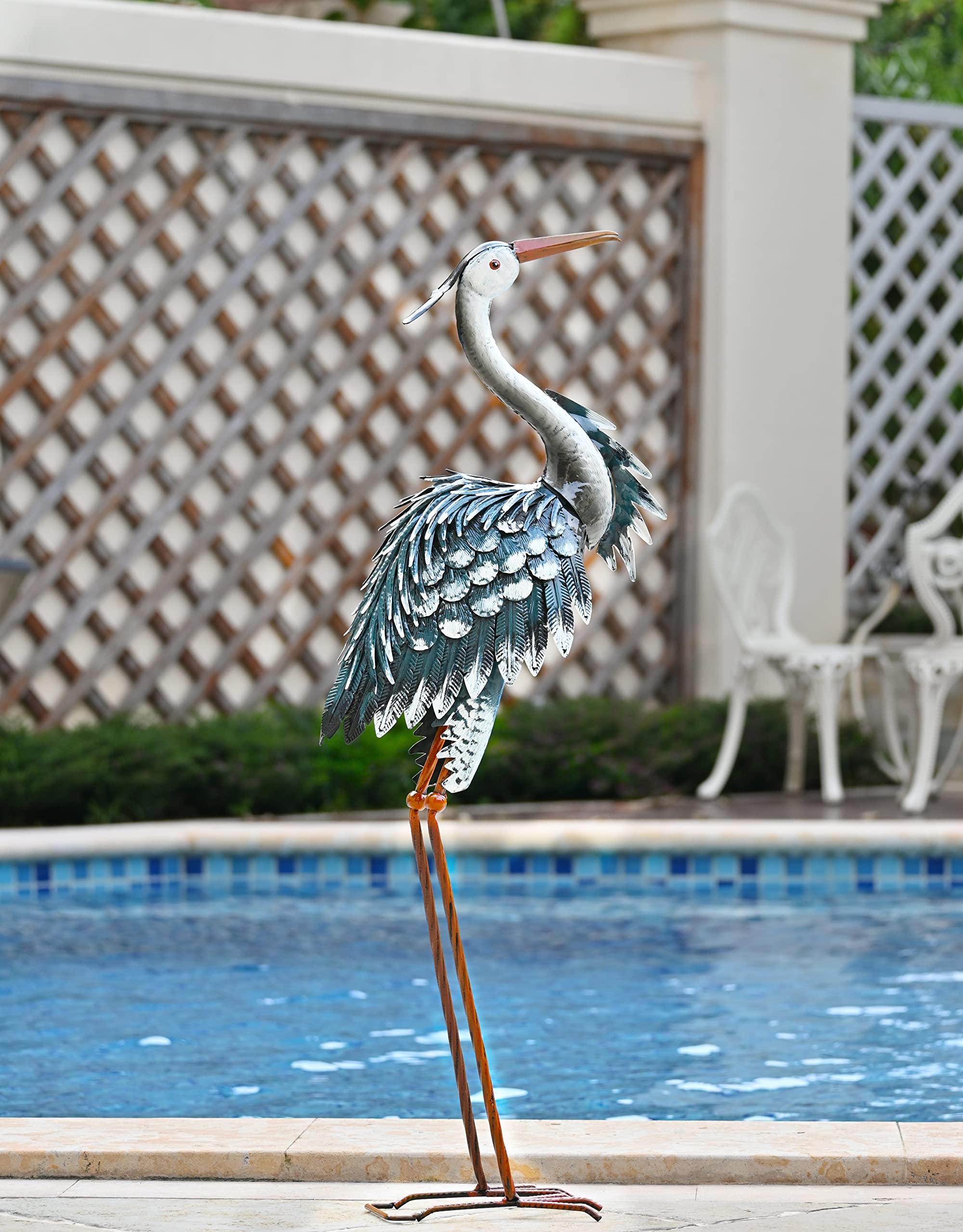 Back view of Blue Heron Statue with U-shaped stakes