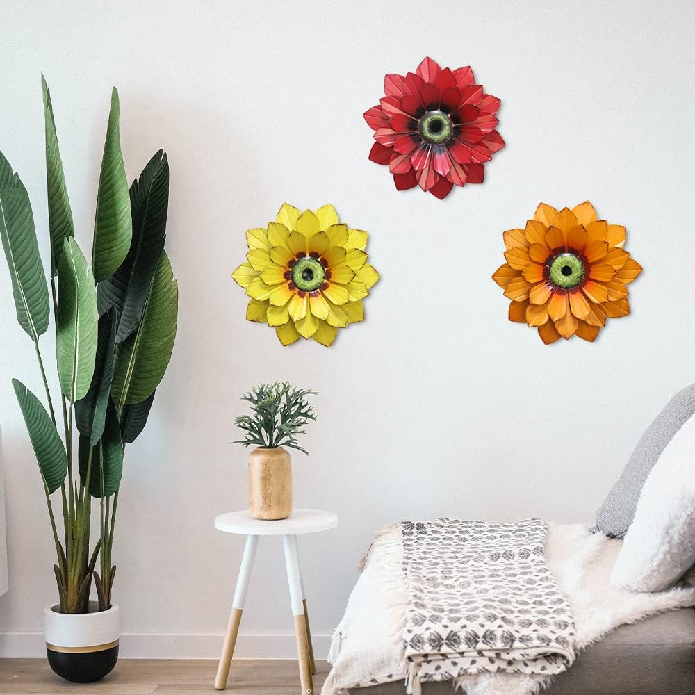 Back view of hogardeck Metal Flower showing keyhole for hanging