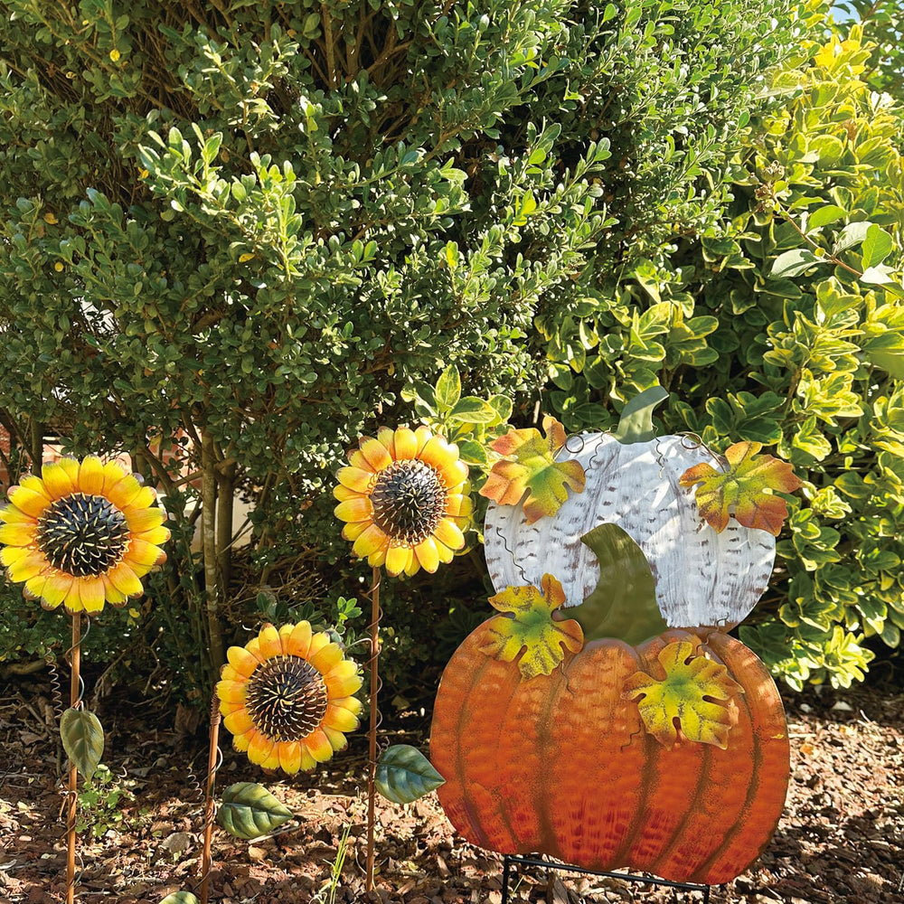 Back view of metal pumpkin yard stake with assembly stake