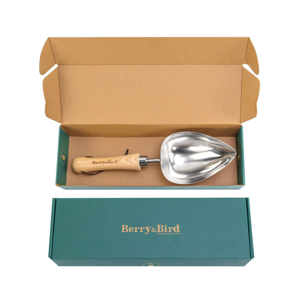 Berry&Bird oversized soil scoop packaging display
