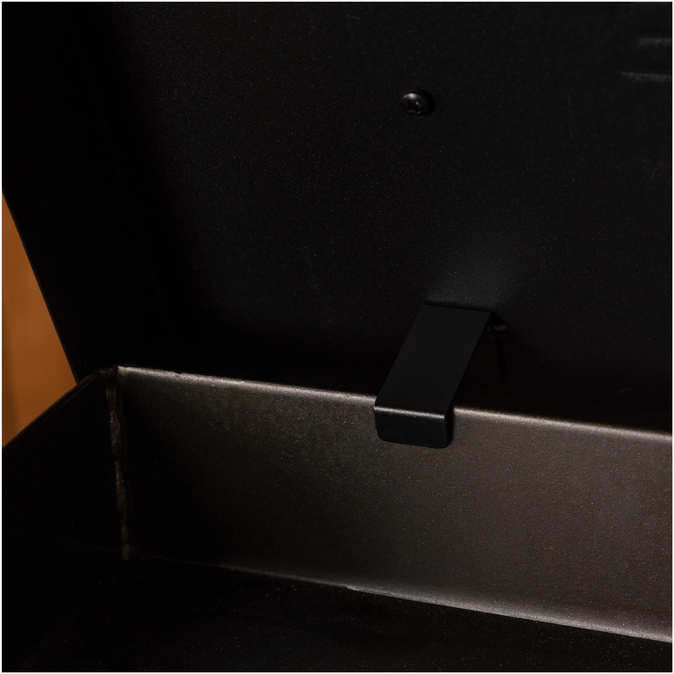BLACKSTONE Griddle Cover in outdoor setting
