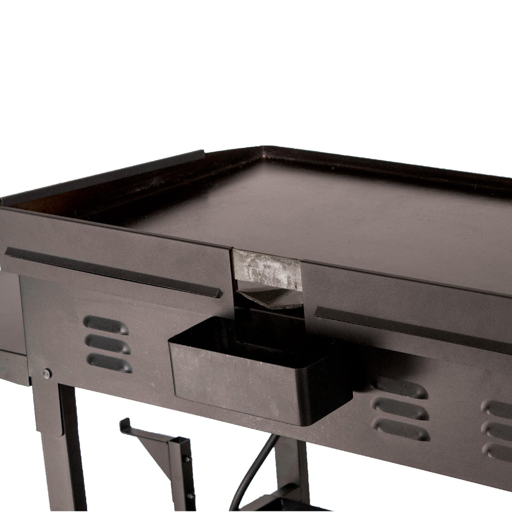 BLACKSTONE Griddle Wind Guards on outdoor patio