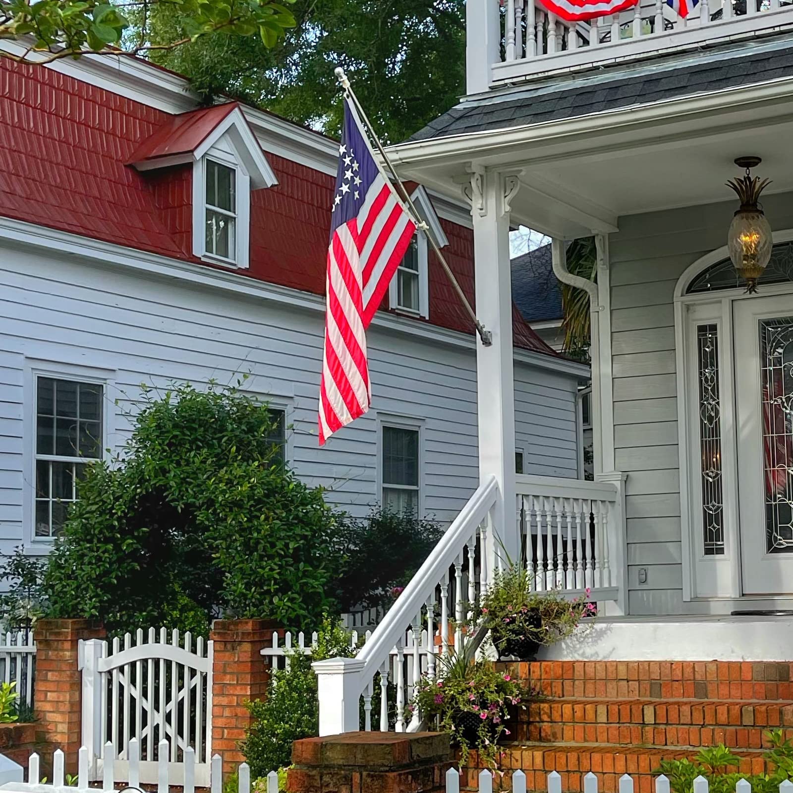 Bradford Betsy Ross Flag with solid brass locking rings