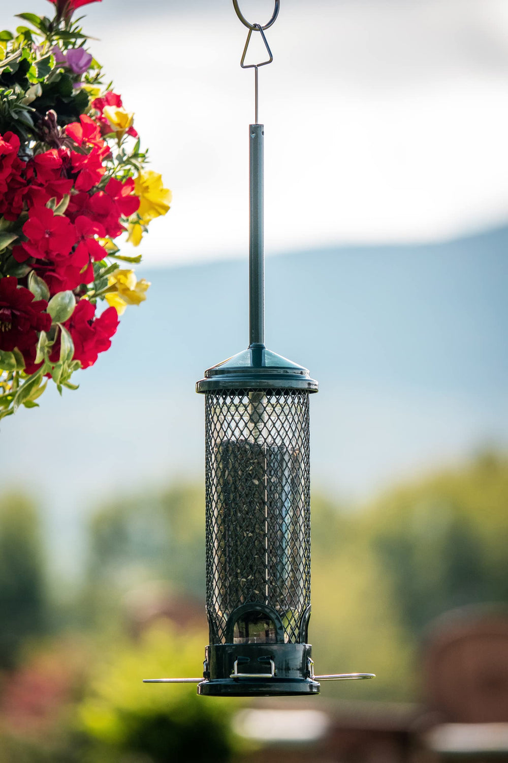 Brome Bird Feeder assembly manual included in the box