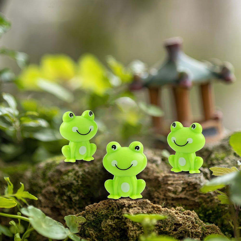 BuQiuRen frogs arranged in a dollhouse setting