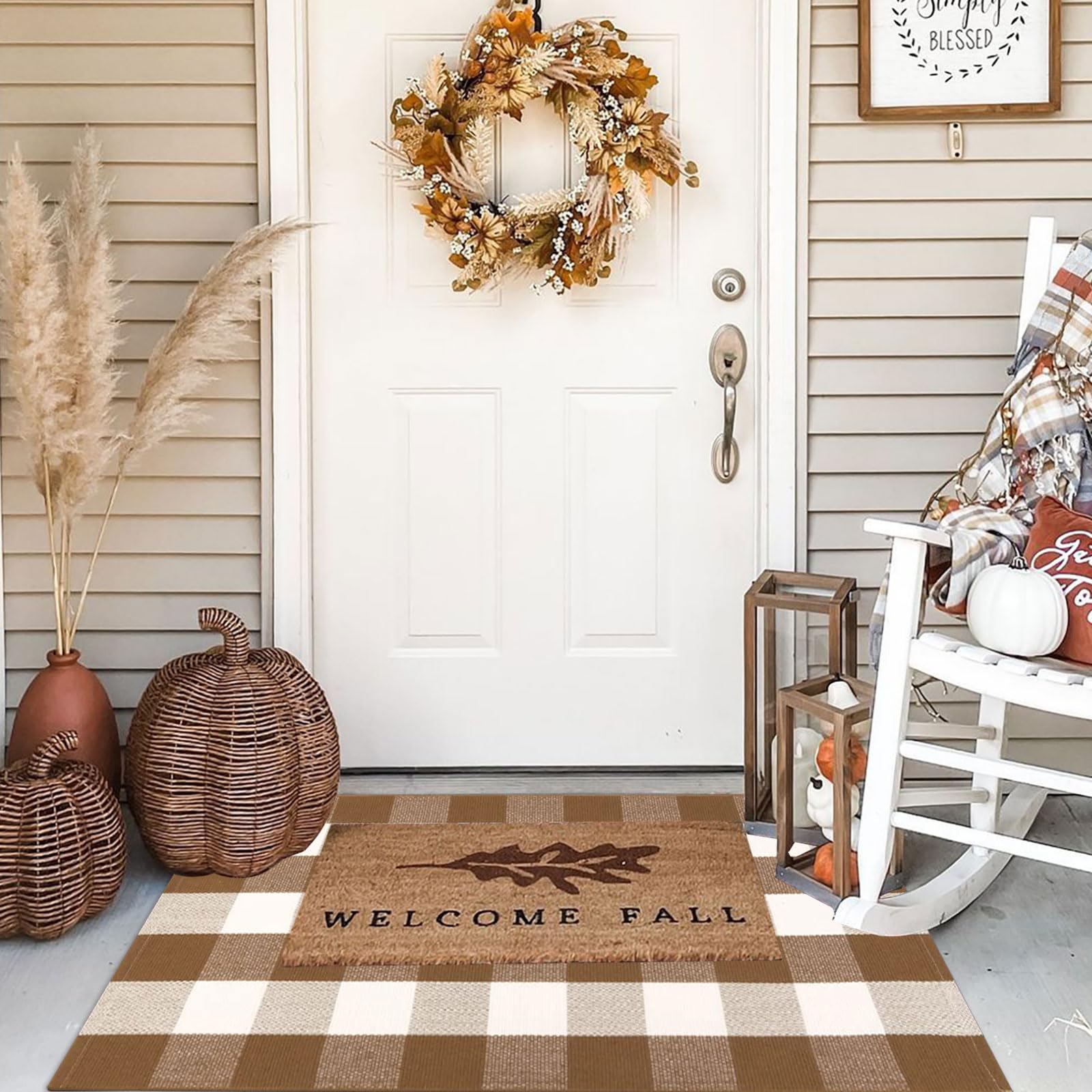 CAINANEL Buffalo Check Outdoor Rug side view showing texture