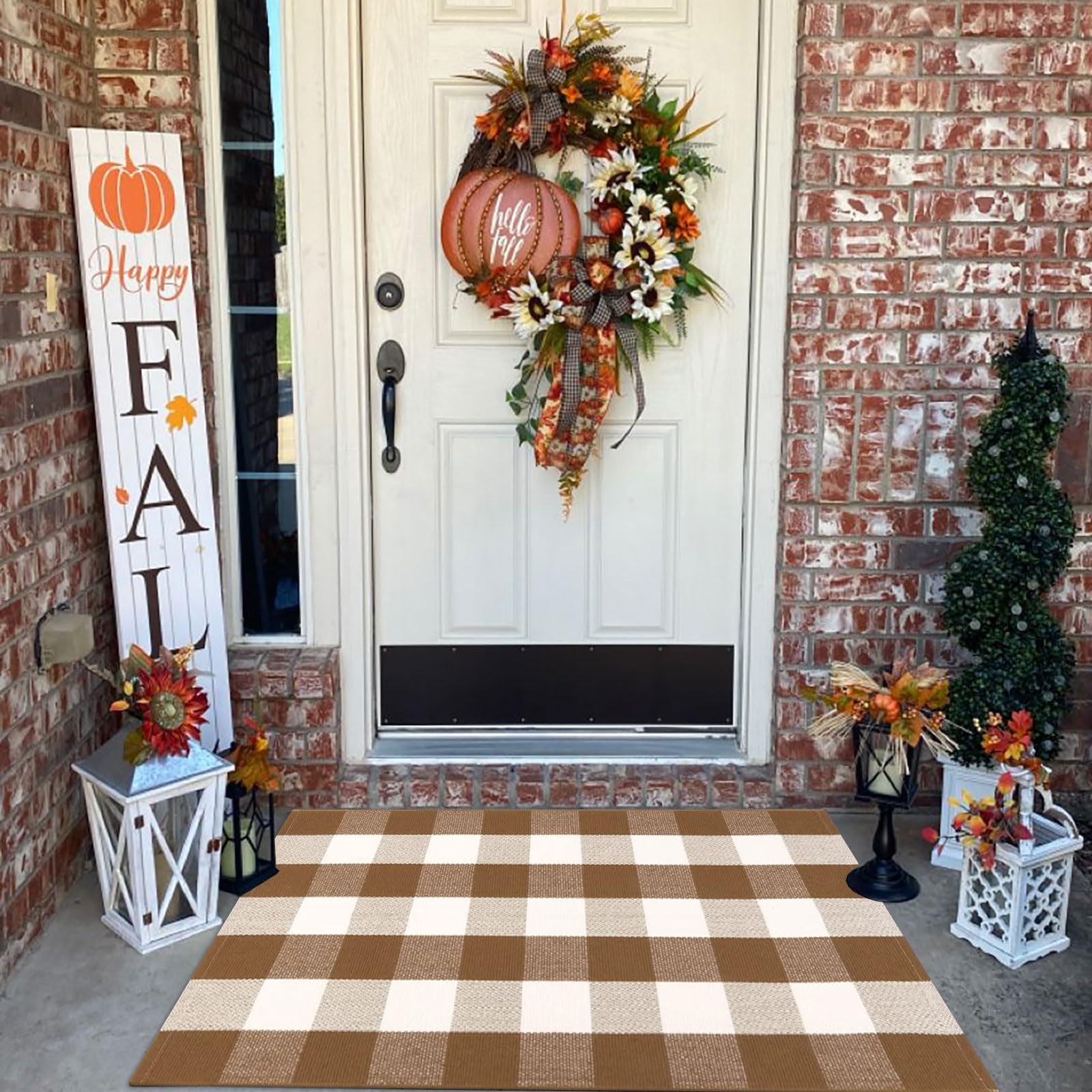 CAINANEL Buffalo Check Outdoor Rug with seasonal decorations
