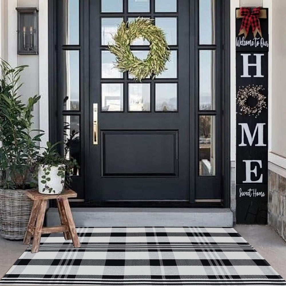 CAINANEL Buffalo Plaid Outdoor Rug front view in black and white